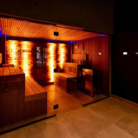Hotel Pestera Wellness & Spa Moroeni Exterior foto