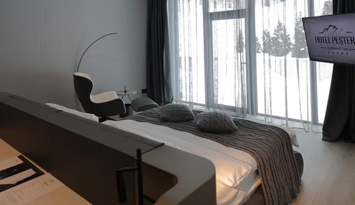 Hotel Pestera Wellness & Spa Moroeni Cameră foto