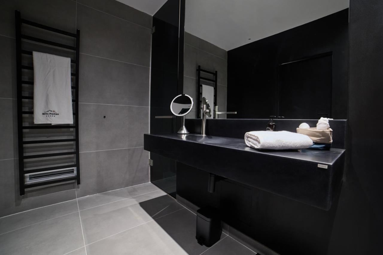 Hotel Pestera Wellness & Spa Moroeni Exterior foto