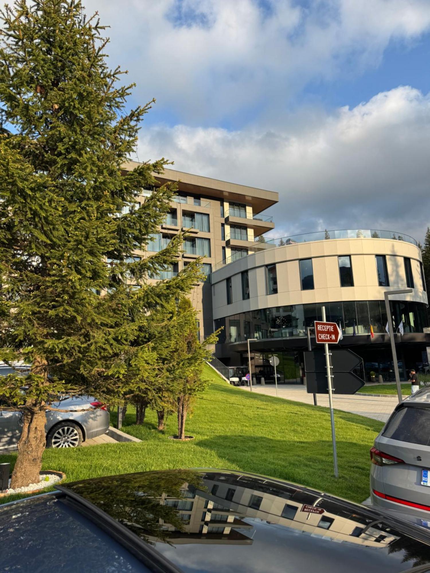 Hotel Pestera Wellness & Spa Moroeni Exterior foto