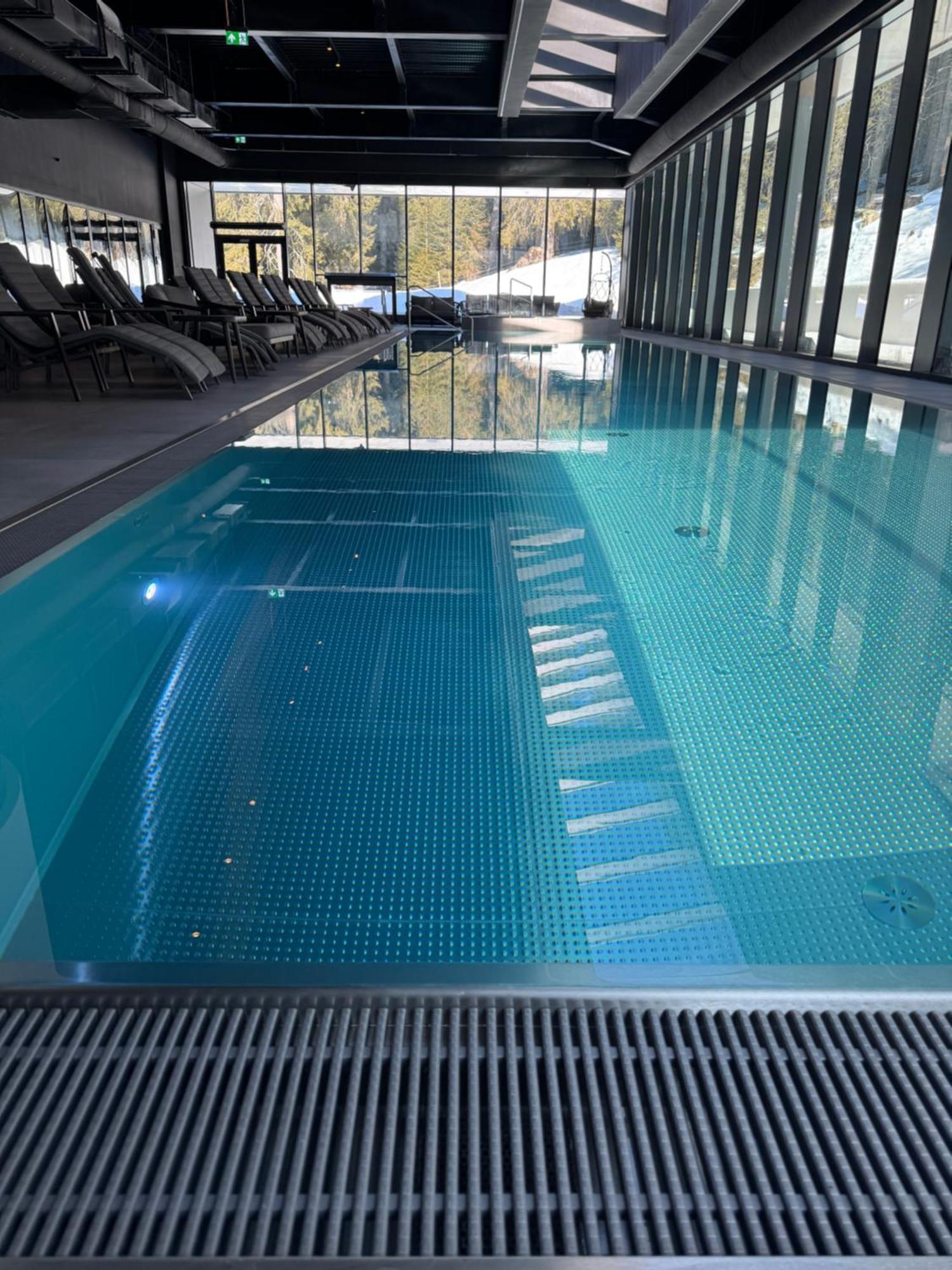 Hotel Pestera Wellness & Spa Moroeni Exterior foto