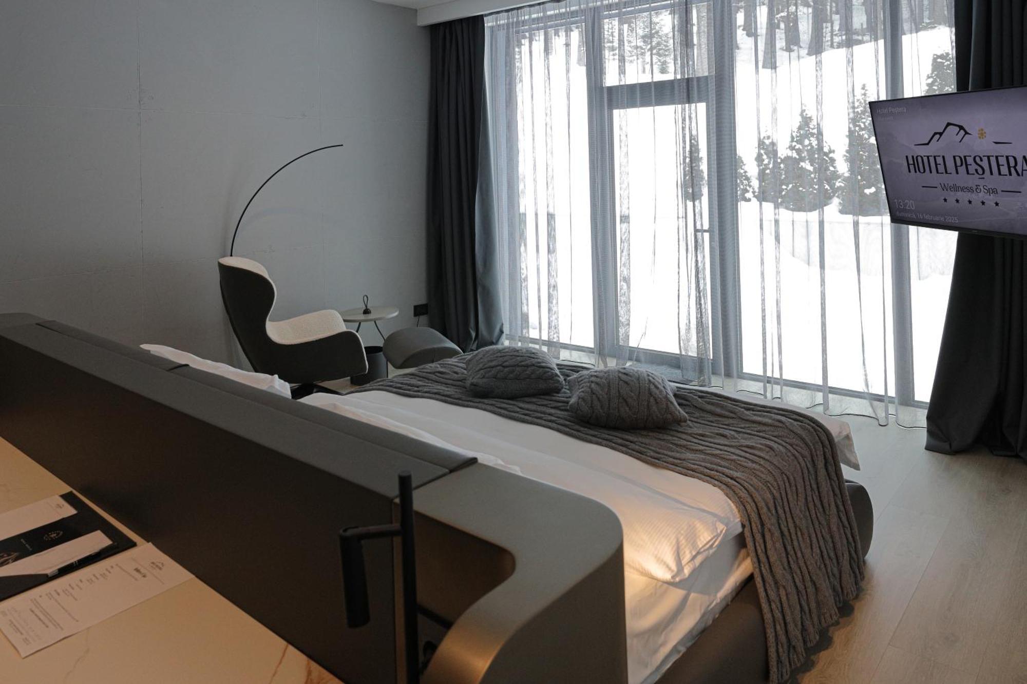 Hotel Pestera Wellness & Spa Moroeni Exterior foto