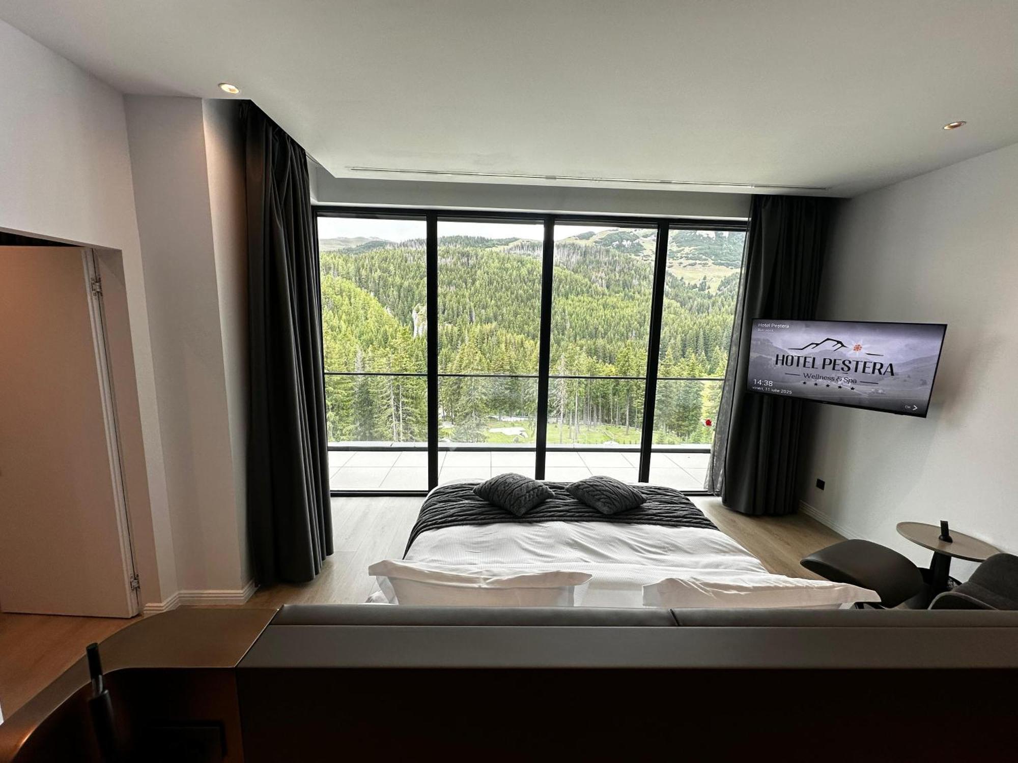 Hotel Pestera Wellness & Spa Moroeni Exterior foto